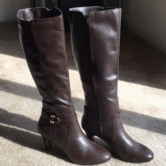 10M Karen Scott Brown Leather Boots - Picture 2 of 8